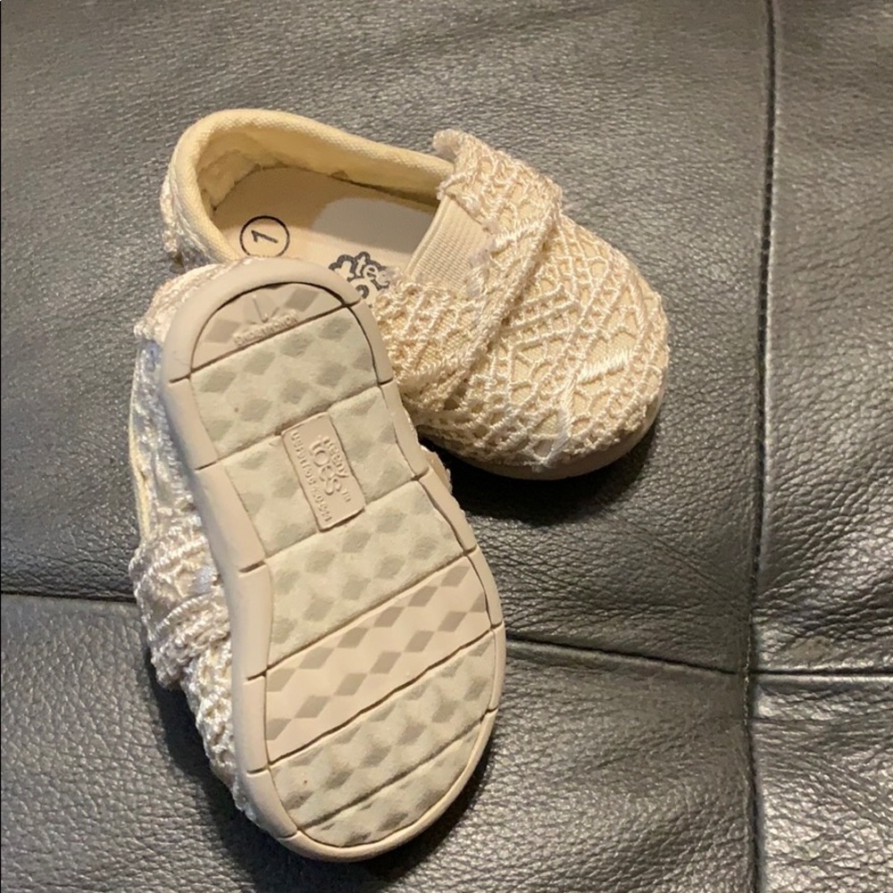 Shoes - Picture 2 of 2